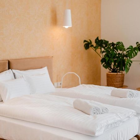 H11 Rooms Естерґом Екстер'єр фото