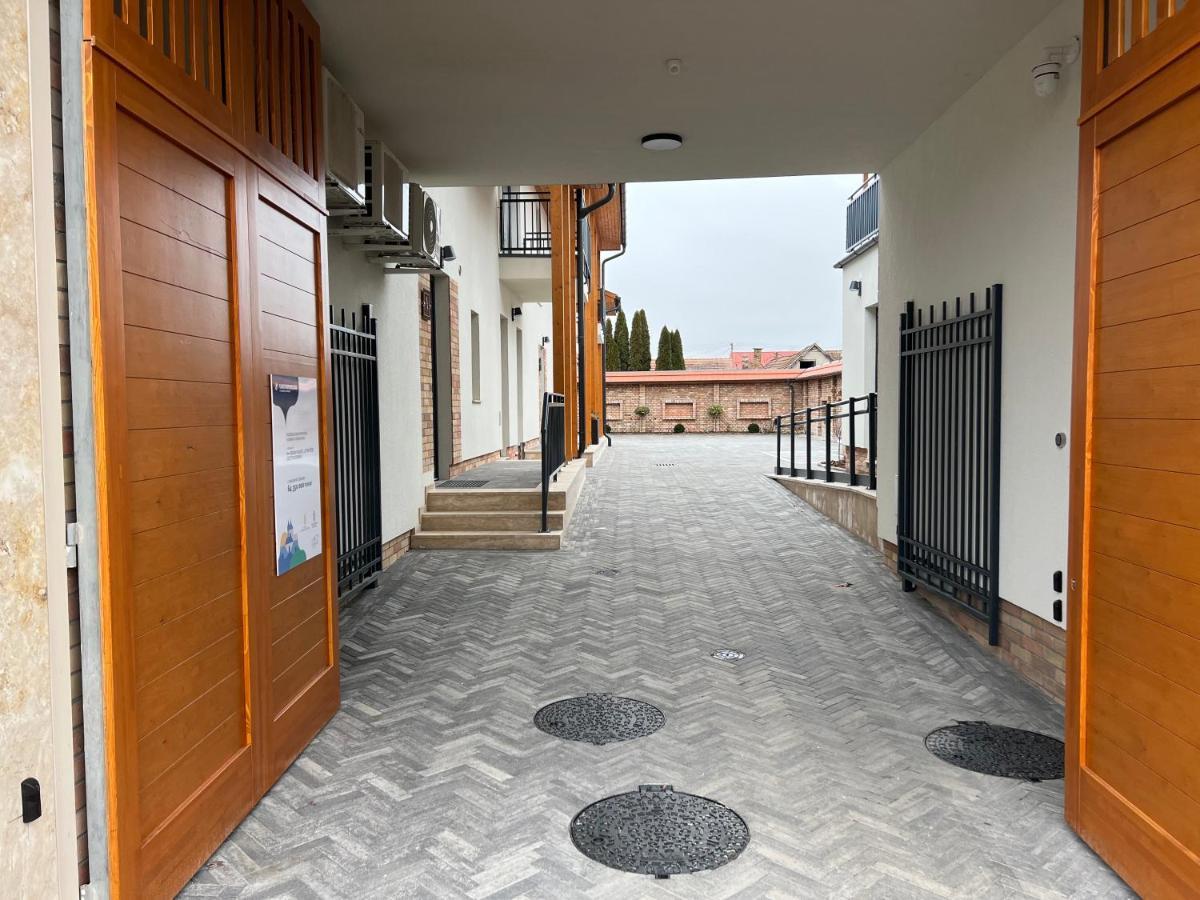 H11 Rooms Естерґом Екстер'єр фото