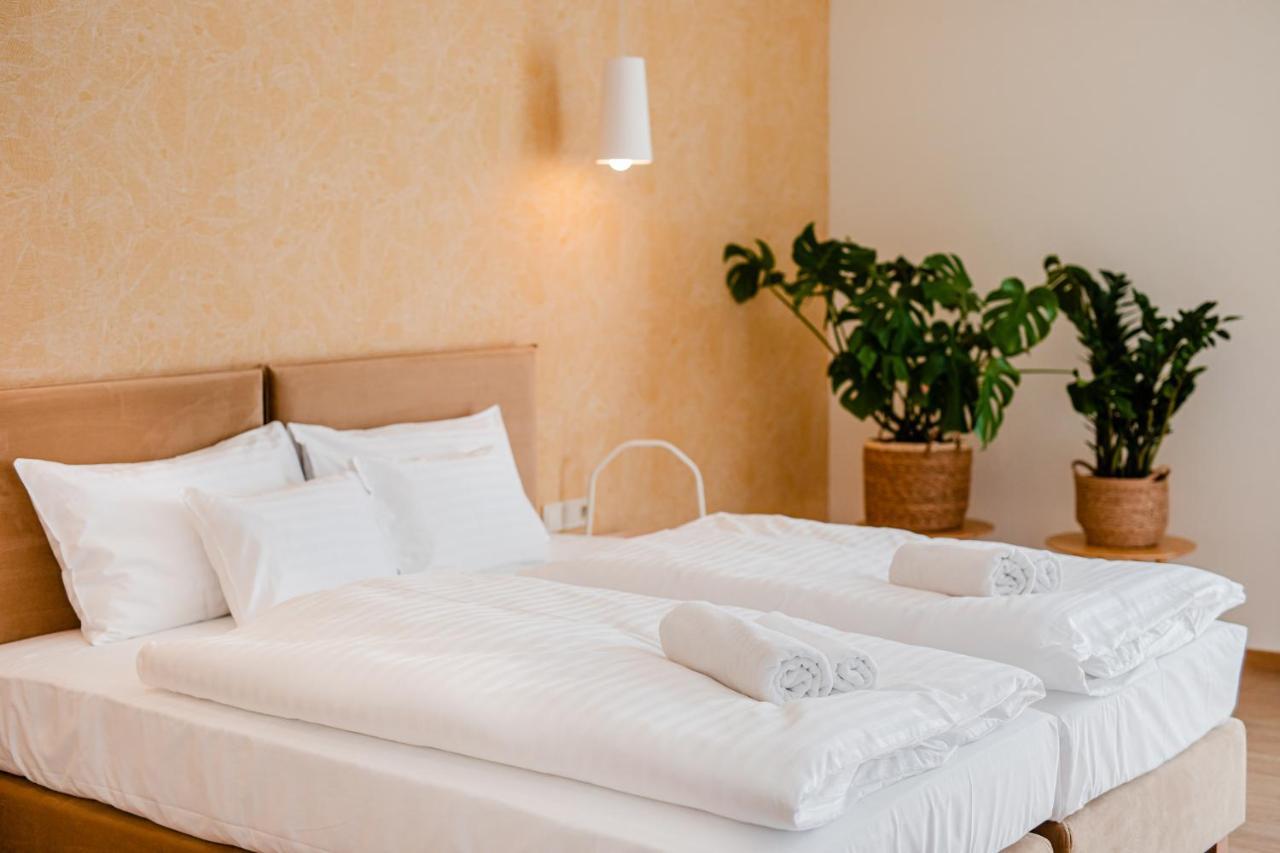 H11 Rooms Естерґом Екстер'єр фото