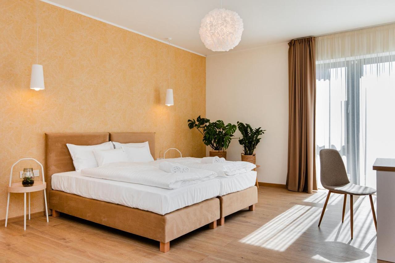 H11 Rooms Естерґом Екстер'єр фото